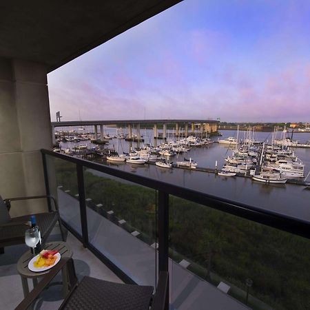 Hilton Garden Inn Charleston Waterfront/Downtown Exterior foto