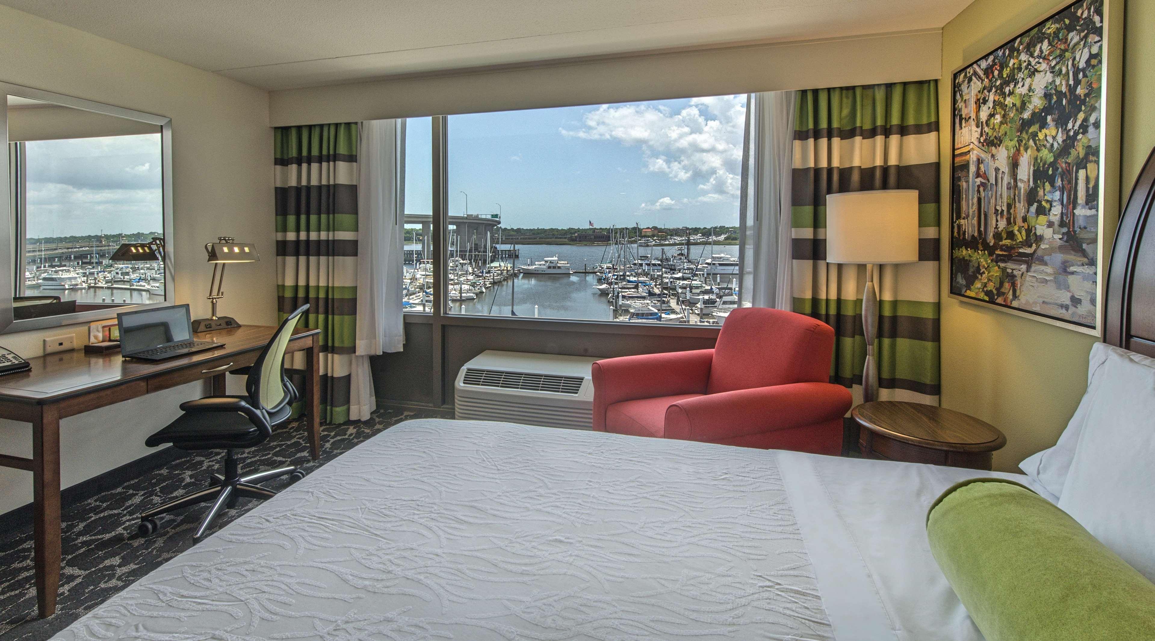 Hilton Garden Inn Charleston Waterfront/Downtown Exterior foto